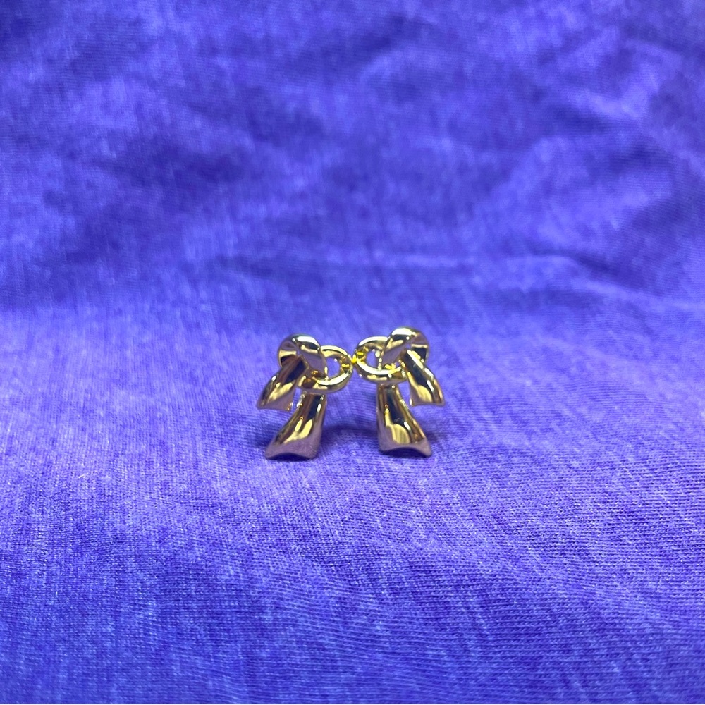 Golden ribin earrings